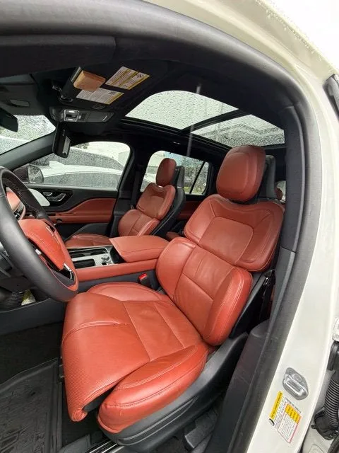 2025 Lincoln Aviator Reserve Premium photo 14