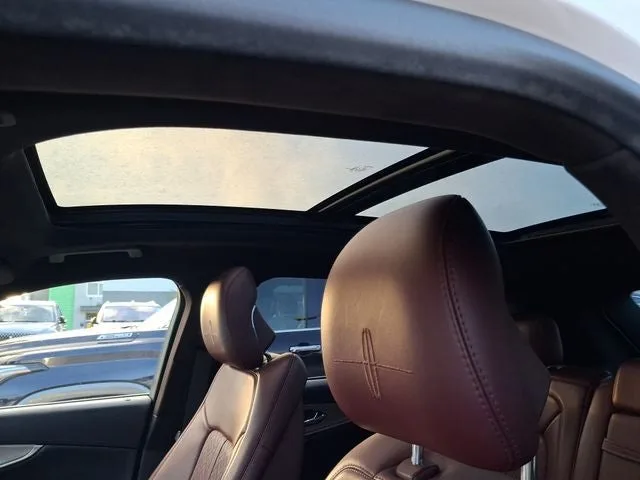 2019 Lincoln Nautilus Black Label photo 13