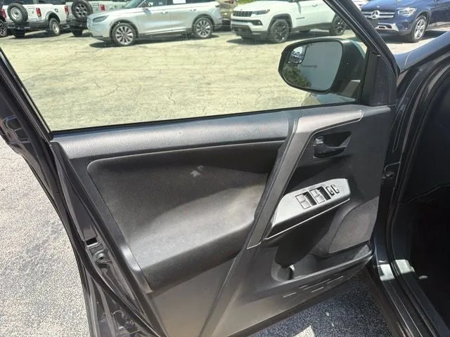 2018 Toyota RAV4 LE photo 13