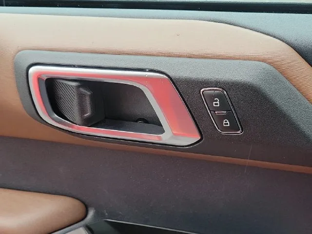 2023 Ford Bronco Outer Banks photo 18