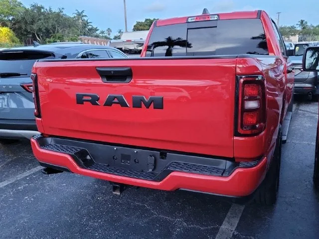 2025 RAM 1500 Tradesman photo 4