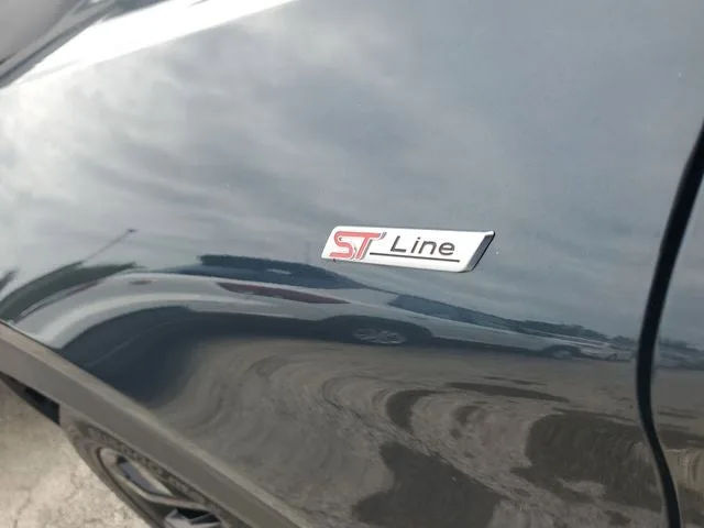 2023 Ford Explorer ST-Line photo 8