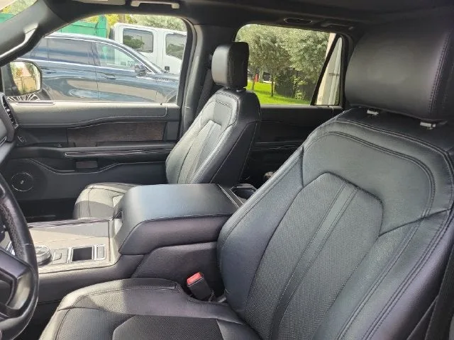 2019 Ford Expedition Limited photo 11