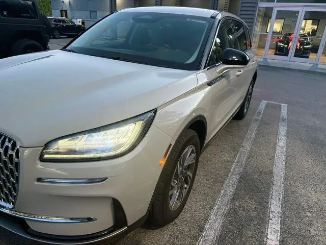 2024 Lincoln Corsair Premiere photo 2
