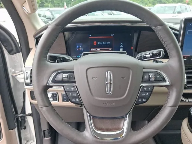 2024 Lincoln Navigator Premiere photo 14