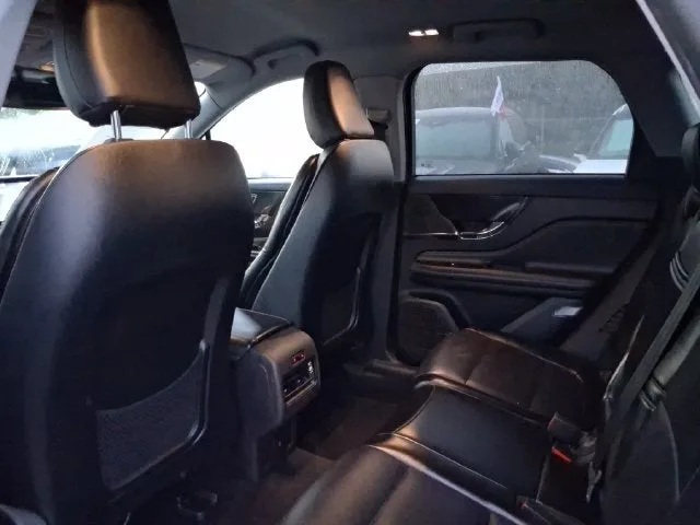 2022 Lincoln Corsair Standard photo 5