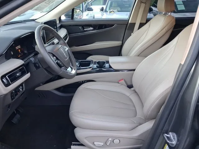 2023 Lincoln Nautilus Standard photo 12
