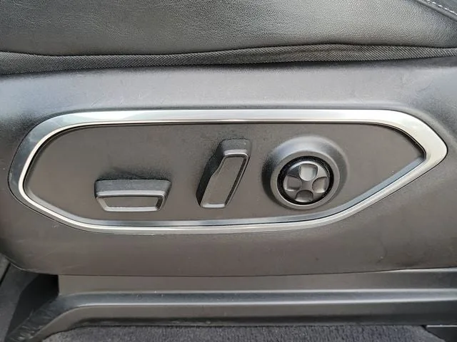 2022 Jeep Wagoneer Series II photo 17