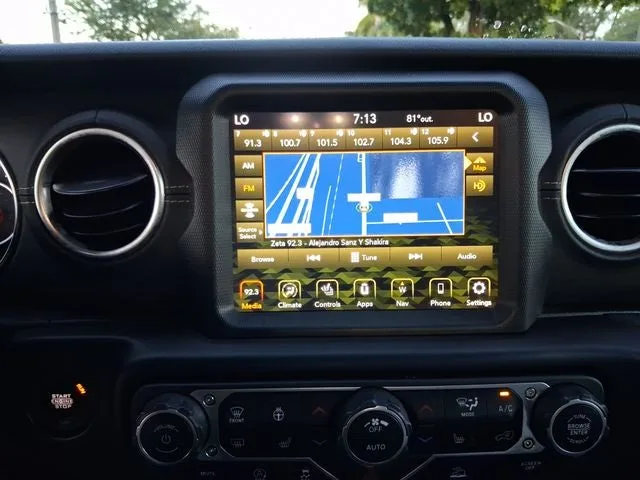 2022 Jeep Gladiator Overland photo 18