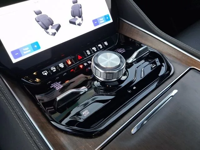 2022 Jeep Grand Wagoneer Series I photo 20