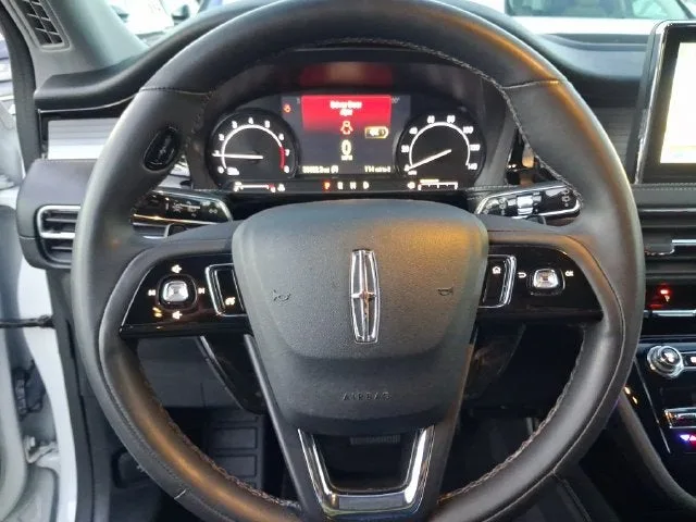 2022 Lincoln Corsair Standard photo 15