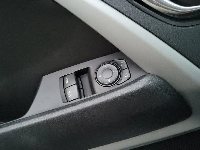 2017 Chevrolet Camaro 1LT photo 17