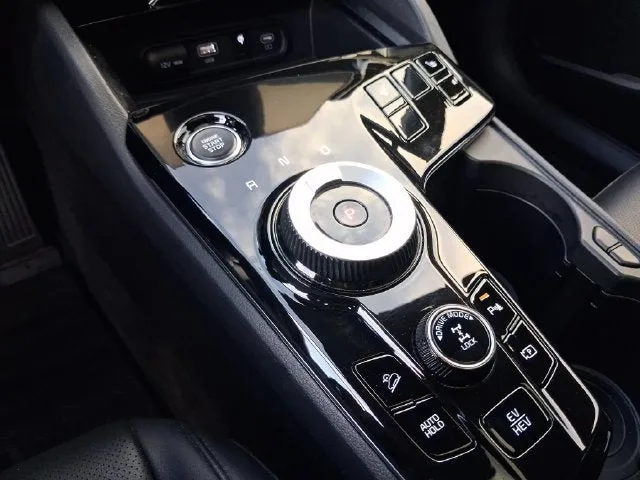 2024 Kia Sportage Plug-In Hybrid X-Line photo 19