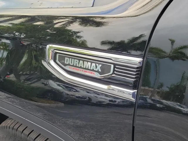 2023 GMC Sierra 1500 SLT photo 8
