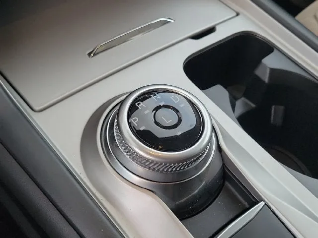 2023 Ford Explorer Base photo 23