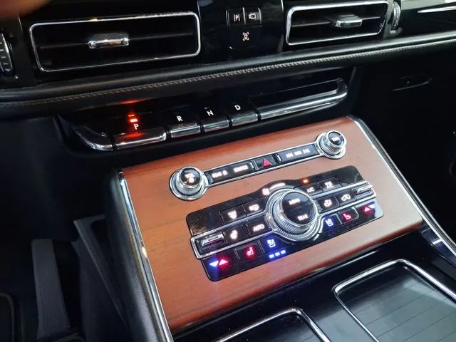 2021 Lincoln Aviator Reserve Premium photo 21