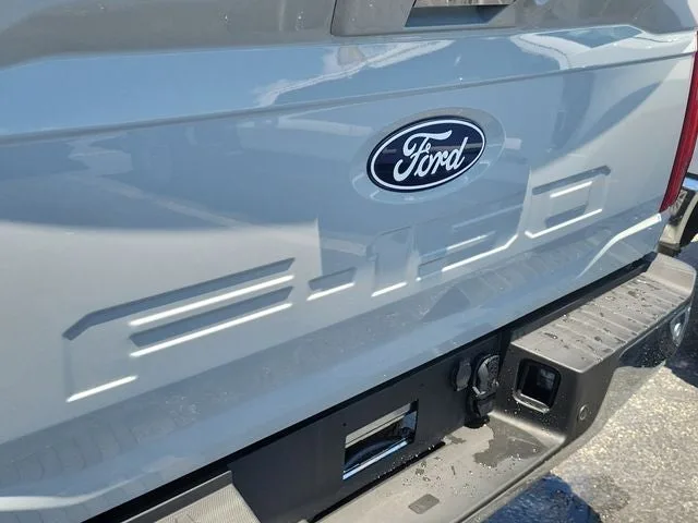2024 Ford F-150 Lariat photo 6