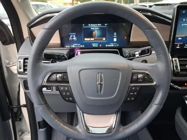 2023 Lincoln Navigator L Black Label photo 14