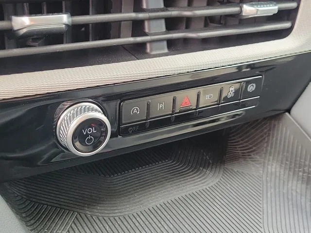 2025 Ford Explorer Active photo 22