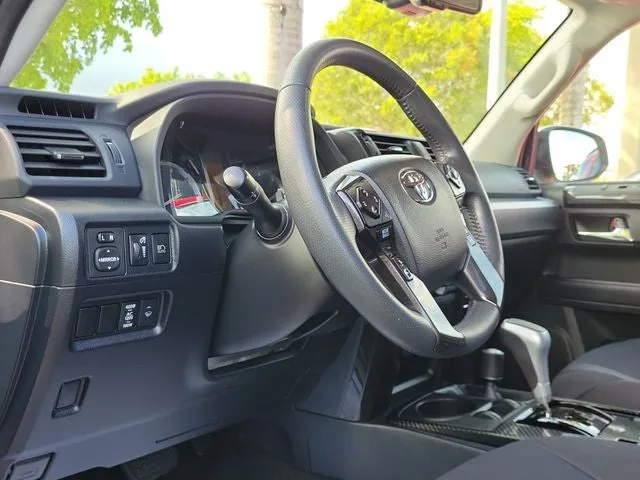 2022 Toyota 4Runner TRD Off-Road Premium photo 8