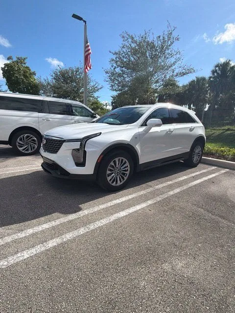 2024 Cadillac XT4 Premium Luxury photo 9