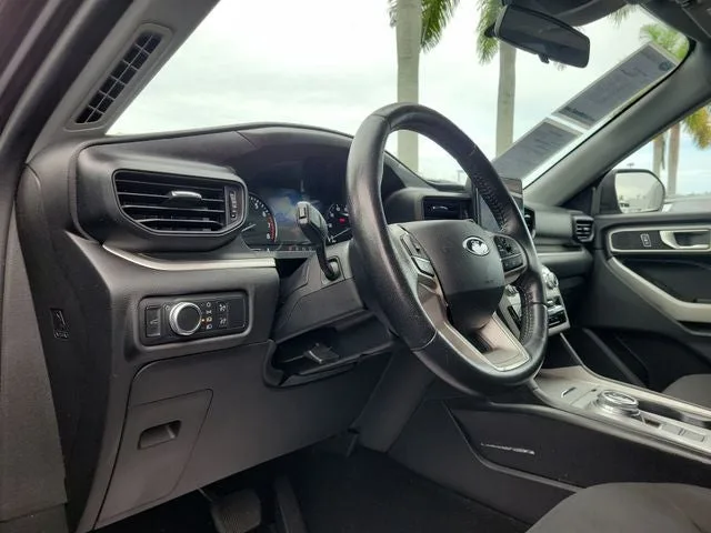 2021 Ford Explorer XLT photo 8