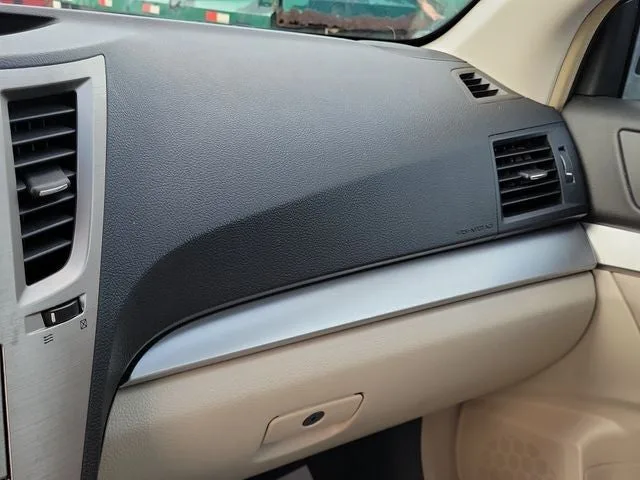 2014 Subaru Outback 2.5i Premium photo 29