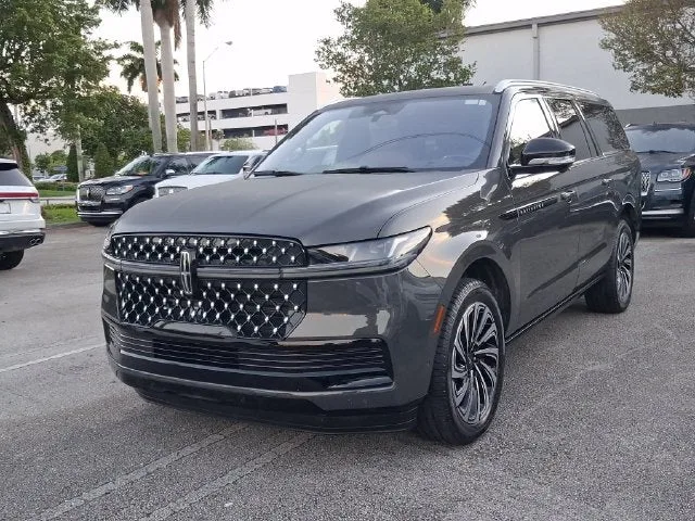 2025 Lincoln Navigator L Black Label photo 2