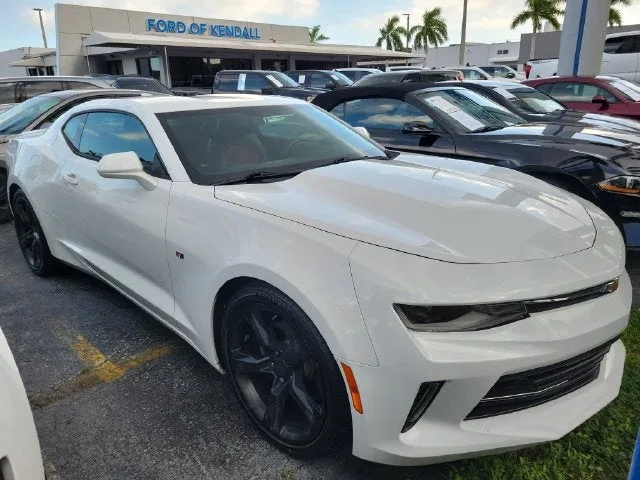 2017 Chevrolet Camaro 1LT photo 2