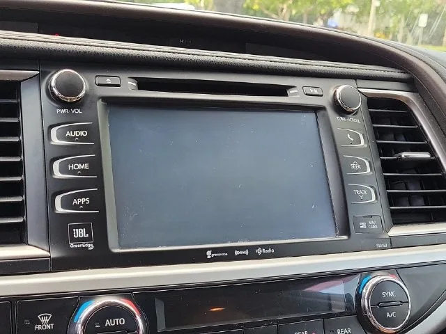 2017 Toyota Highlander Limited Platinum photo 24