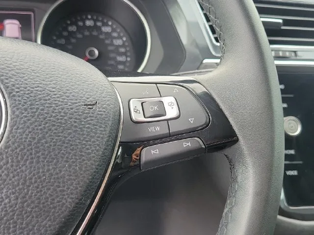 2020 Volkswagen Tiguan 2.0T SE photo 19