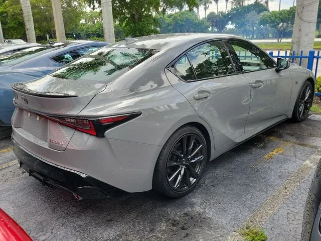 2024 Lexus IS 350 F SPORT Design photo 3