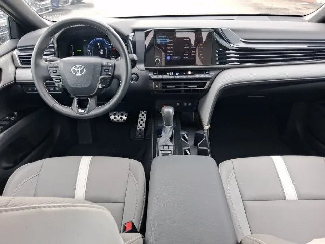 2026 Toyota Camry SE photo 7