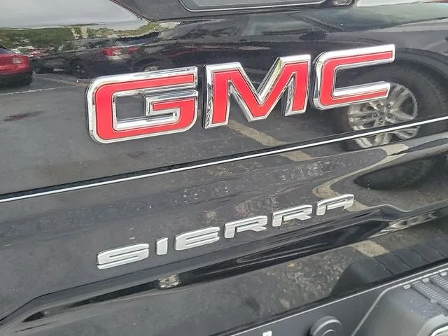2023 GMC Sierra 1500 SLT photo 5
