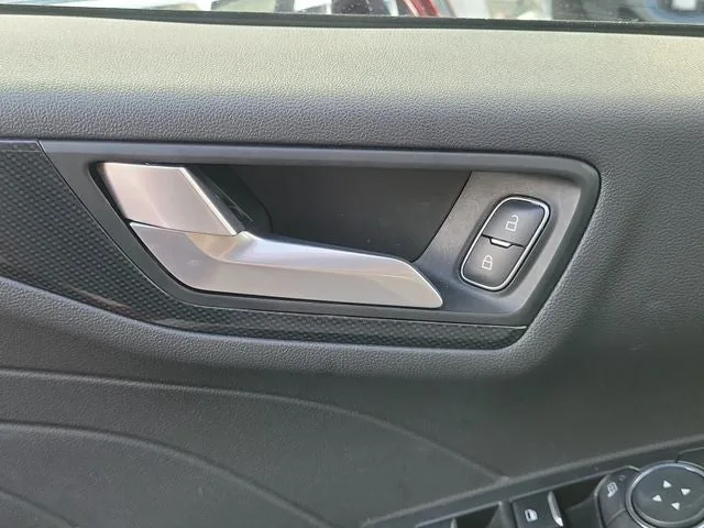 2024 Ford Escape ST-Line photo 16