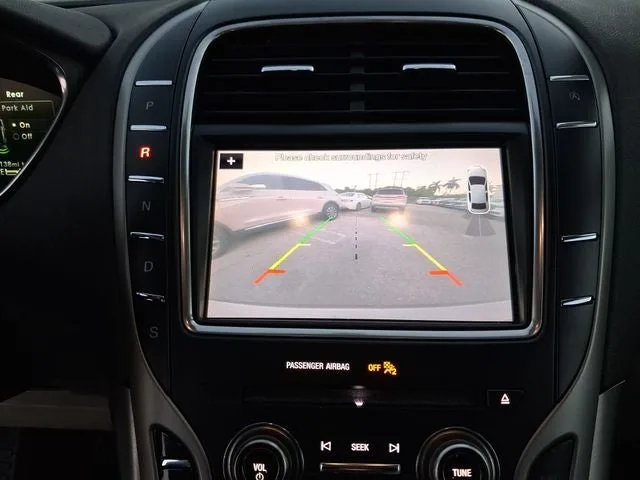 2019 Lincoln Nautilus Standard photo 21