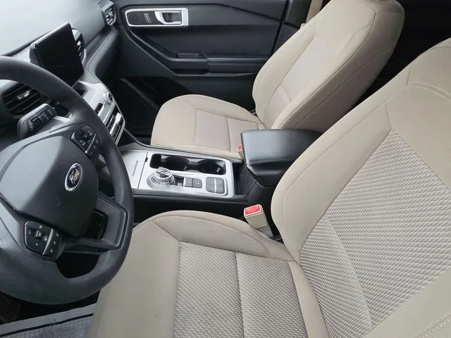 2021 Ford Explorer Base photo 10