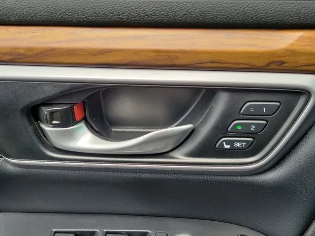 2017 Honda CR-V Touring photo 14