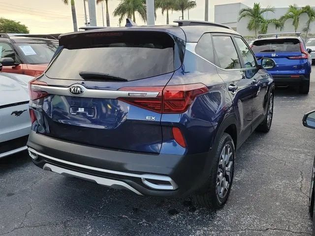 2021 Kia Seltos EX photo 3