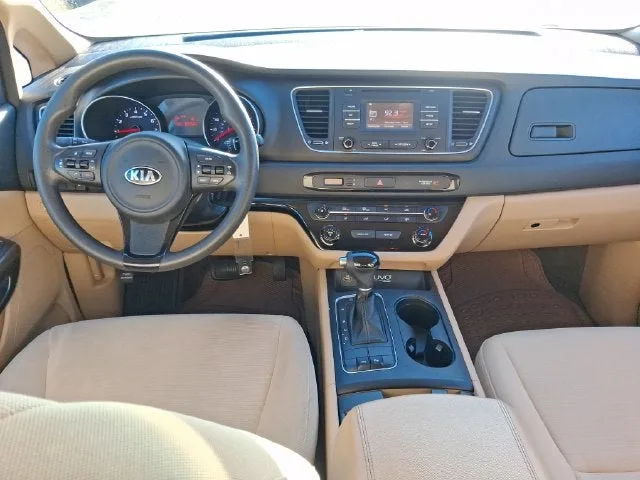 2015 Kia Sedona LX photo 7