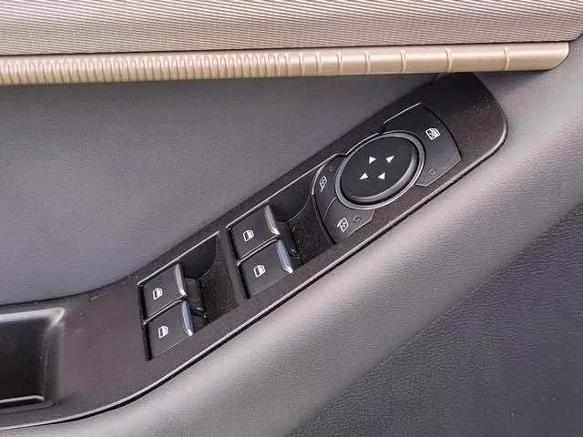 2025 Ford Explorer Active photo 15