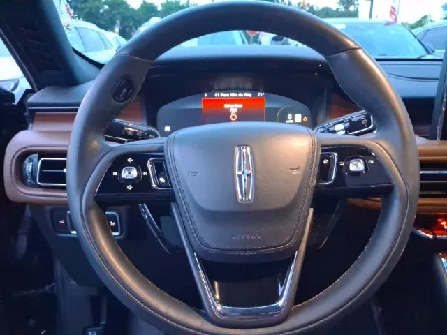 2023 Lincoln Aviator Reserve Premium photo 14