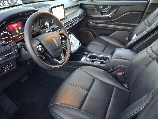 2022 Lincoln Corsair Standard photo 11