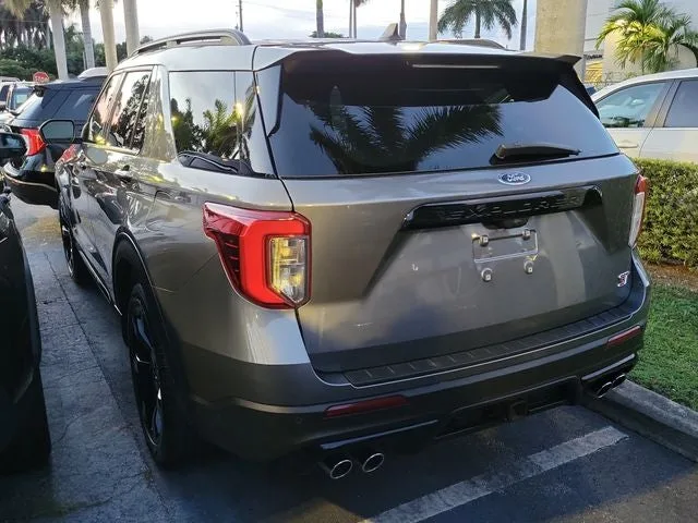 2023 Ford Explorer ST photo 4