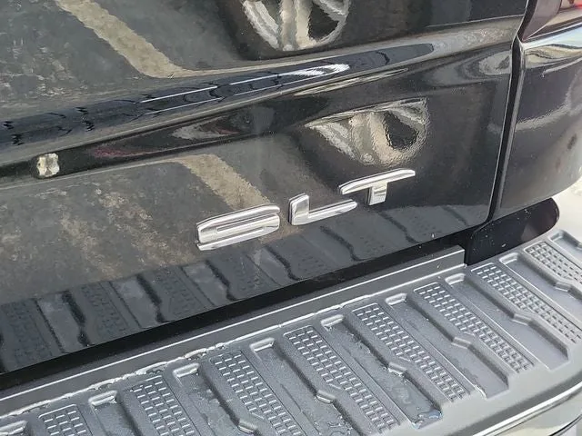 2023 GMC Sierra 1500 SLT photo 6