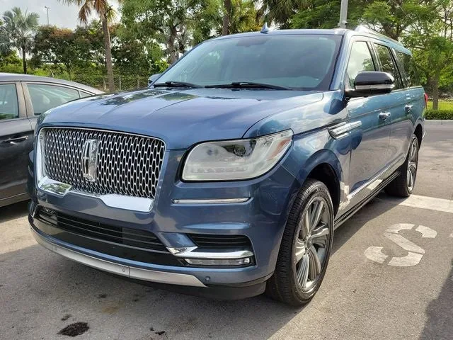 2018 Lincoln Navigator L Reserve photo 3