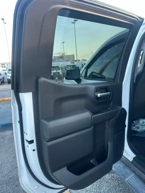 2020 Chevrolet Silverado 1500 Custom photo 17