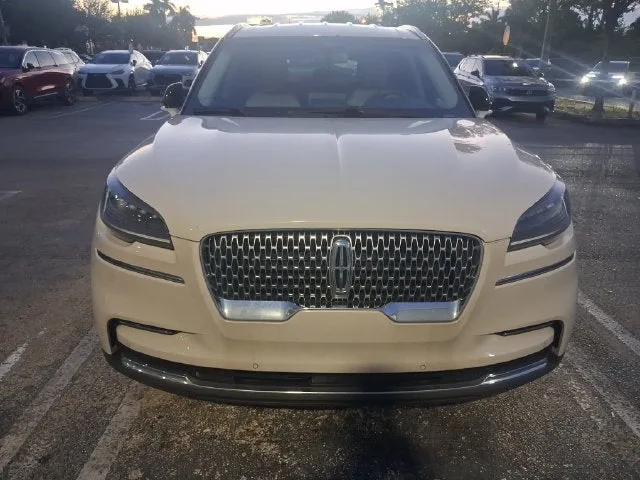 2023 Lincoln Aviator Standard Premium photo 2