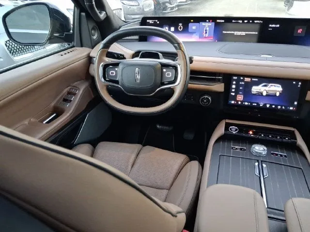 2025 Lincoln Navigator L Black Label photo 10