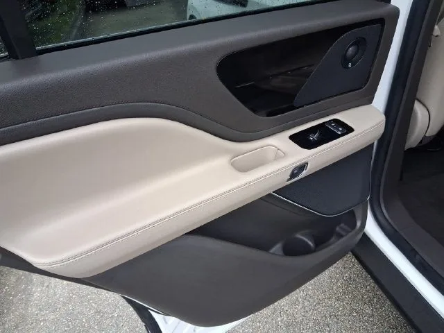 2023 Lincoln Aviator Reserve Premium photo 9
